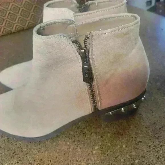 Circus by Sam Edelmam suade booties with spikes sz 7.5 Womans - Picture 5 of 6